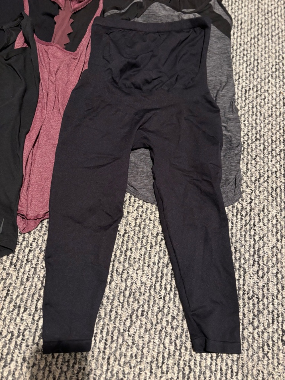 Lululemon/Adidas/Nike Maternity/maternity friendly workout tops and bottom - Picture 2 of 11